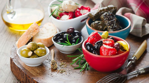 Anne Diamond interviews Mediterranean Diet expert Dr. Simon Poole