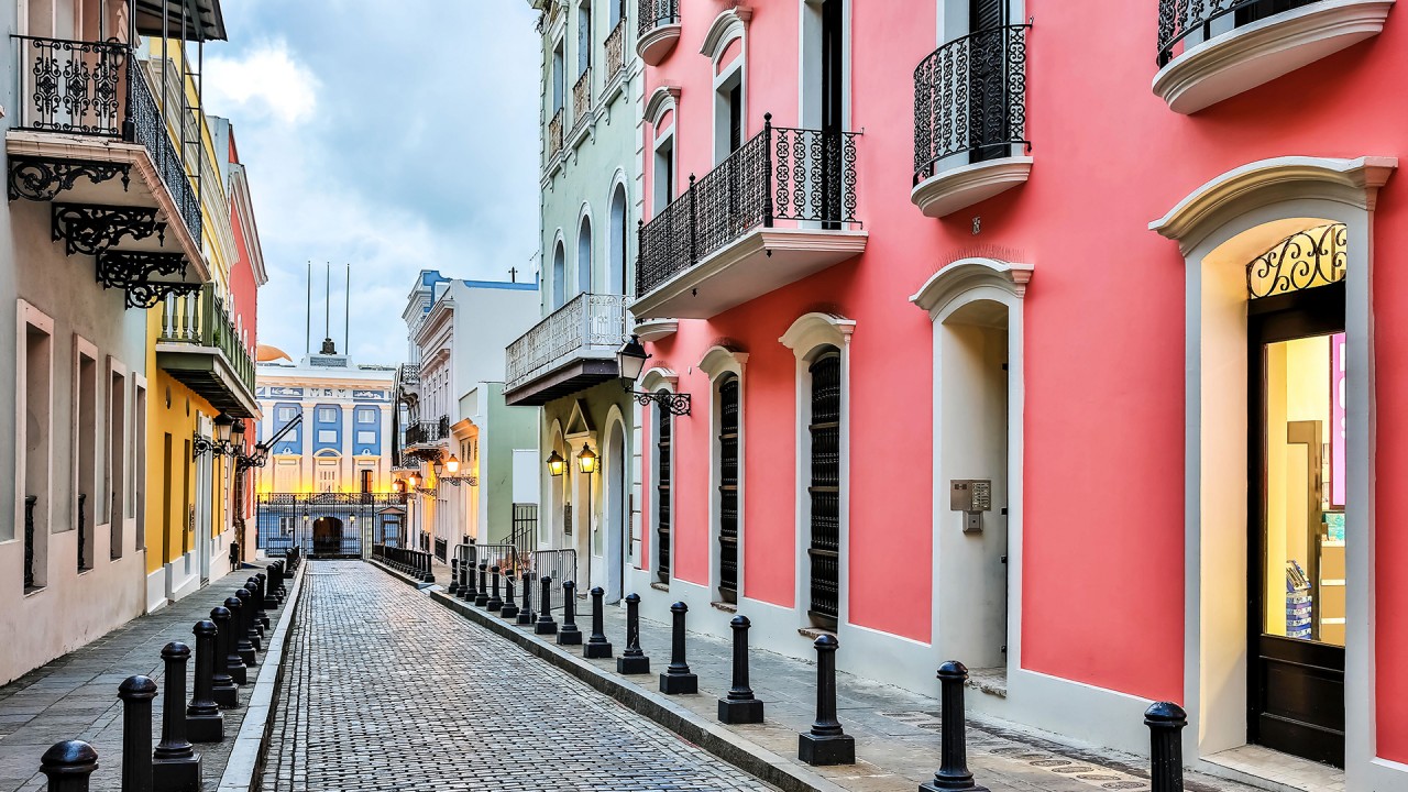 At home in San Juan with Moira Melendez and Paula Rivera   )