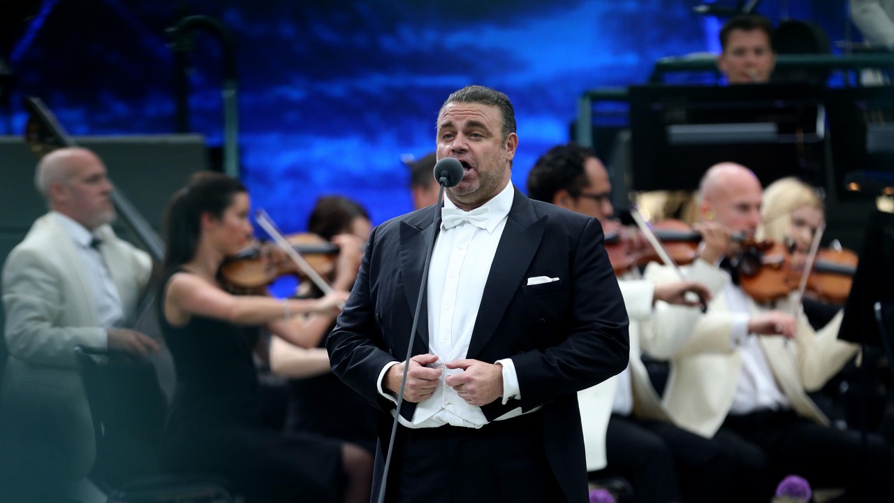 Anne Diamond interviews Maltese Tenor Joseph Calleja)