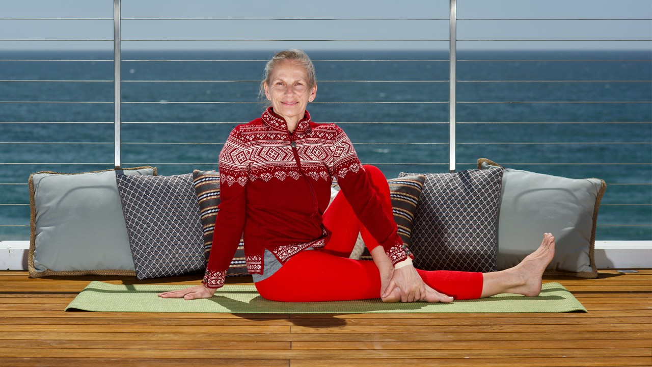 Yoga: Gentle stretches with Mona Therese)