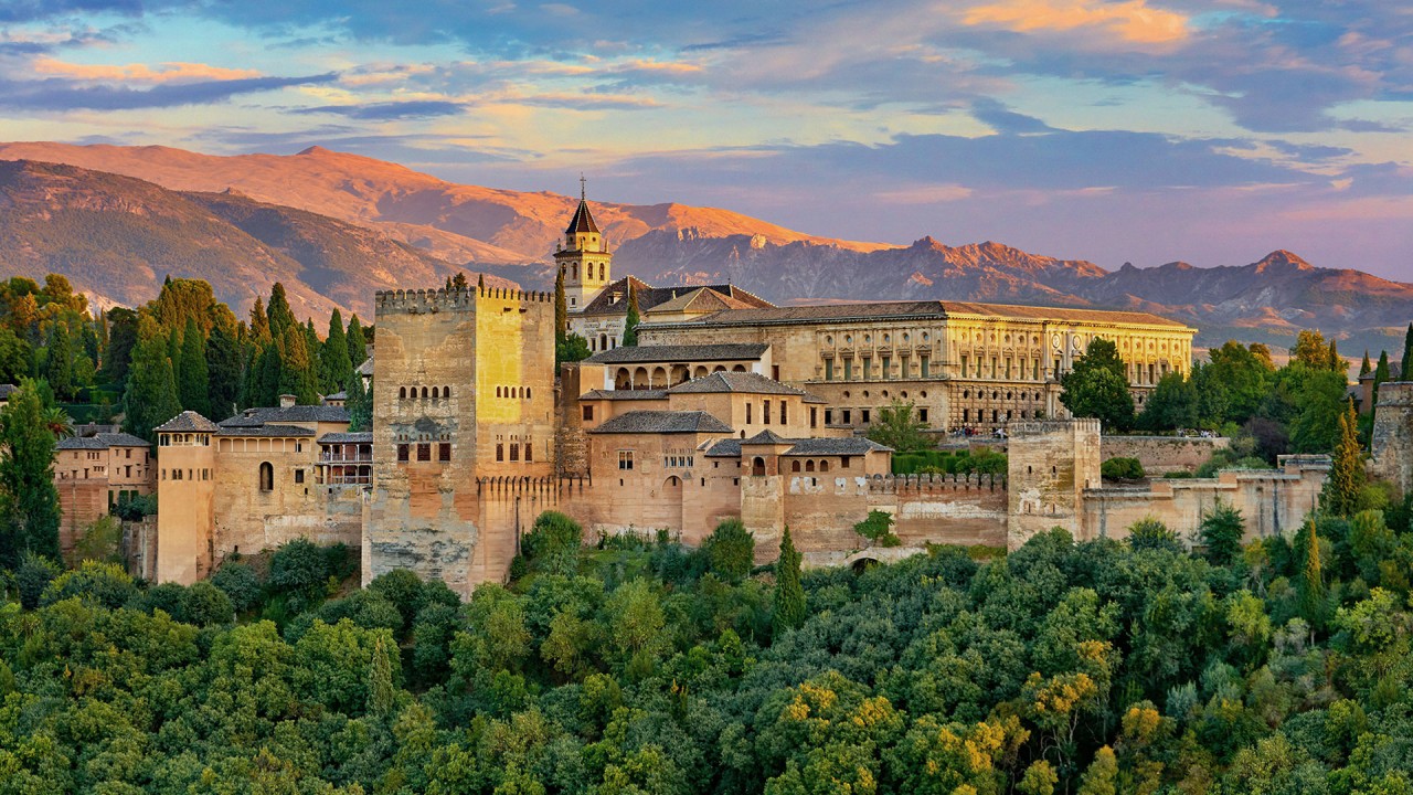 Explore our new Spain & Portugal Discovery voyage with Viking’s Joost Ouendag)