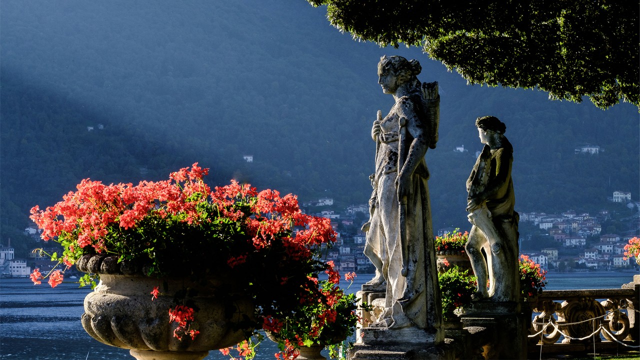 Discover Italy's Magnificent Formal Gardens)